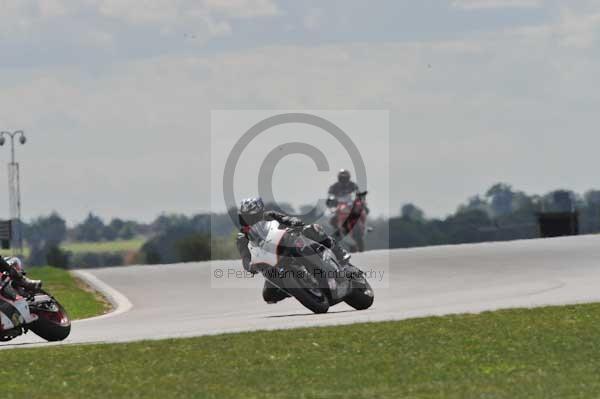 Motorcycle action photographs;Trackday digital images;event digital images;eventdigitalimages;no limits trackday;peter wileman photography;snetterton;snetterton circuit norfolk;snetterton photographs;trackday;trackday photos