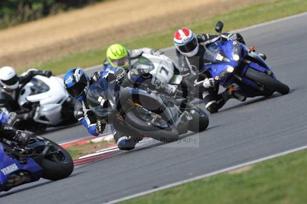 Motorcycle action photographs;Trackday digital images;event digital images;eventdigitalimages;no limits trackday;peter wileman photography;snetterton;snetterton circuit norfolk;snetterton photographs;trackday;trackday photos