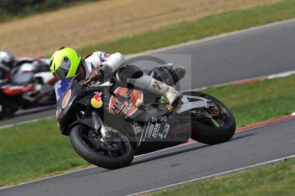 Motorcycle action photographs;Trackday digital images;event digital images;eventdigitalimages;no limits trackday;peter wileman photography;snetterton;snetterton circuit norfolk;snetterton photographs;trackday;trackday photos