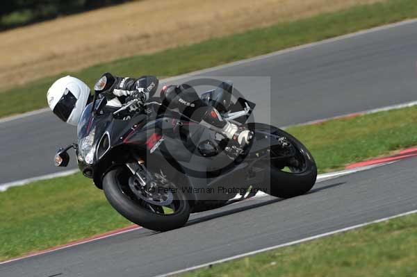 Motorcycle action photographs;Trackday digital images;event digital images;eventdigitalimages;no limits trackday;peter wileman photography;snetterton;snetterton circuit norfolk;snetterton photographs;trackday;trackday photos