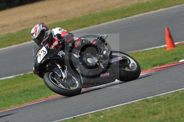 Motorcycle action photographs;Trackday digital images;event digital images;eventdigitalimages;no limits trackday;peter wileman photography;snetterton;snetterton circuit norfolk;snetterton photographs;trackday;trackday photos