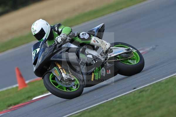 Motorcycle action photographs;Trackday digital images;event digital images;eventdigitalimages;no limits trackday;peter wileman photography;snetterton;snetterton circuit norfolk;snetterton photographs;trackday;trackday photos