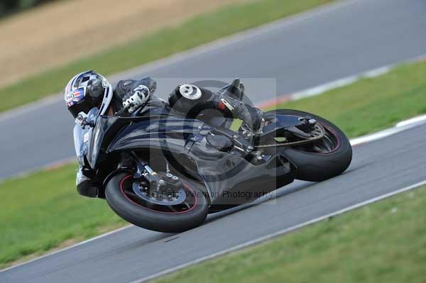 Motorcycle action photographs;Trackday digital images;event digital images;eventdigitalimages;no limits trackday;peter wileman photography;snetterton;snetterton circuit norfolk;snetterton photographs;trackday;trackday photos