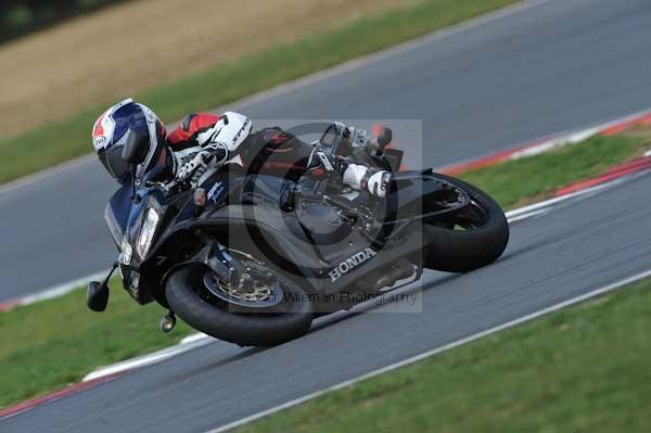 Motorcycle action photographs;Trackday digital images;event digital images;eventdigitalimages;no limits trackday;peter wileman photography;snetterton;snetterton circuit norfolk;snetterton photographs;trackday;trackday photos