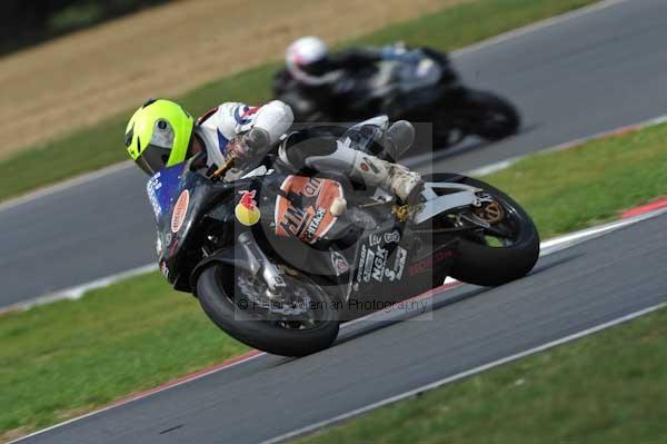 Motorcycle action photographs;Trackday digital images;event digital images;eventdigitalimages;no limits trackday;peter wileman photography;snetterton;snetterton circuit norfolk;snetterton photographs;trackday;trackday photos