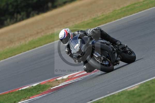 Motorcycle action photographs;Trackday digital images;event digital images;eventdigitalimages;no limits trackday;peter wileman photography;snetterton;snetterton circuit norfolk;snetterton photographs;trackday;trackday photos