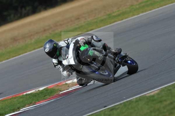 Motorcycle action photographs;Trackday digital images;event digital images;eventdigitalimages;no limits trackday;peter wileman photography;snetterton;snetterton circuit norfolk;snetterton photographs;trackday;trackday photos