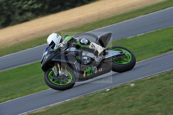 Motorcycle action photographs;Trackday digital images;event digital images;eventdigitalimages;no limits trackday;peter wileman photography;snetterton;snetterton circuit norfolk;snetterton photographs;trackday;trackday photos