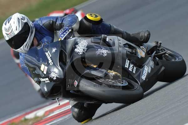 Motorcycle action photographs;Trackday digital images;event digital images;eventdigitalimages;no limits trackday;peter wileman photography;snetterton;snetterton circuit norfolk;snetterton photographs;trackday;trackday photos