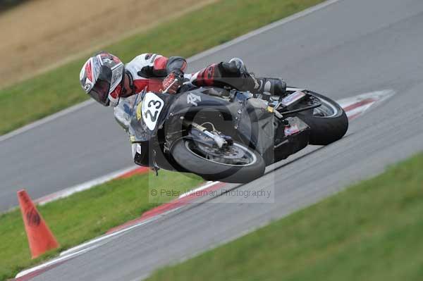 Motorcycle action photographs;Trackday digital images;event digital images;eventdigitalimages;no limits trackday;peter wileman photography;snetterton;snetterton circuit norfolk;snetterton photographs;trackday;trackday photos