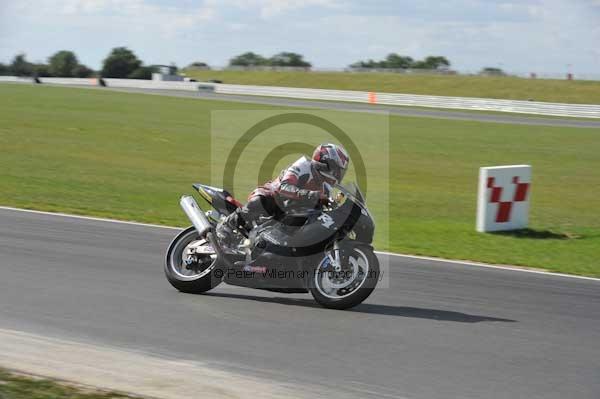 Motorcycle action photographs;Trackday digital images;event digital images;eventdigitalimages;no limits trackday;peter wileman photography;snetterton;snetterton circuit norfolk;snetterton photographs;trackday;trackday photos
