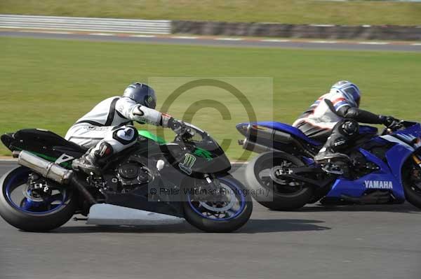 Motorcycle action photographs;Trackday digital images;event digital images;eventdigitalimages;no limits trackday;peter wileman photography;snetterton;snetterton circuit norfolk;snetterton photographs;trackday;trackday photos