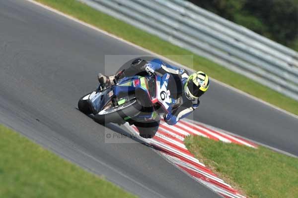 Motorcycle action photographs;Trackday digital images;event digital images;eventdigitalimages;no limits trackday;peter wileman photography;snetterton;snetterton circuit norfolk;snetterton photographs;trackday;trackday photos