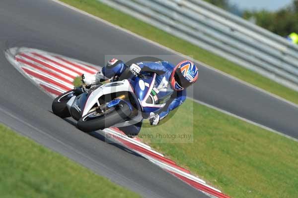 Motorcycle action photographs;Trackday digital images;event digital images;eventdigitalimages;no limits trackday;peter wileman photography;snetterton;snetterton circuit norfolk;snetterton photographs;trackday;trackday photos