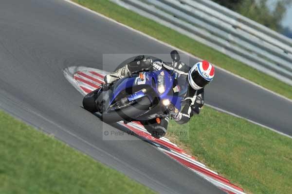 Motorcycle action photographs;Trackday digital images;event digital images;eventdigitalimages;no limits trackday;peter wileman photography;snetterton;snetterton circuit norfolk;snetterton photographs;trackday;trackday photos