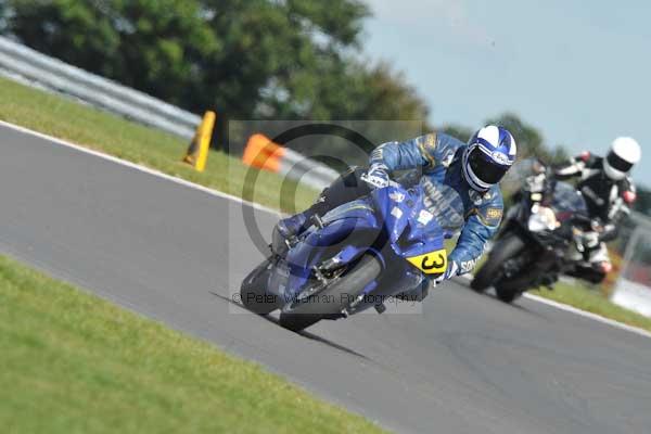 Motorcycle action photographs;Trackday digital images;event digital images;eventdigitalimages;no limits trackday;peter wileman photography;snetterton;snetterton circuit norfolk;snetterton photographs;trackday;trackday photos