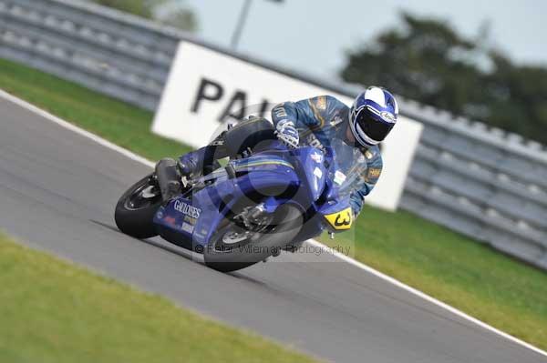 Motorcycle action photographs;Trackday digital images;event digital images;eventdigitalimages;no limits trackday;peter wileman photography;snetterton;snetterton circuit norfolk;snetterton photographs;trackday;trackday photos
