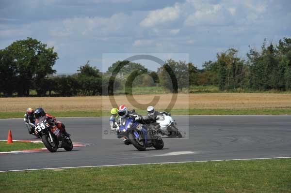Motorcycle action photographs;Trackday digital images;event digital images;eventdigitalimages;no limits trackday;peter wileman photography;snetterton;snetterton circuit norfolk;snetterton photographs;trackday;trackday photos