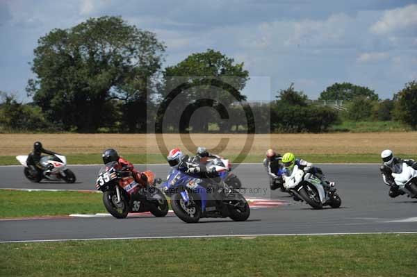 Motorcycle action photographs;Trackday digital images;event digital images;eventdigitalimages;no limits trackday;peter wileman photography;snetterton;snetterton circuit norfolk;snetterton photographs;trackday;trackday photos