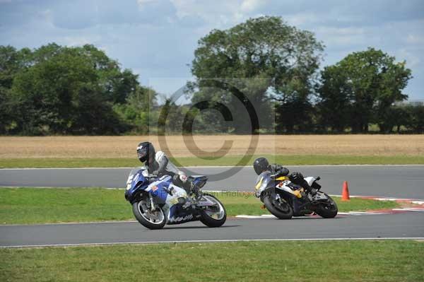 Motorcycle action photographs;Trackday digital images;event digital images;eventdigitalimages;no limits trackday;peter wileman photography;snetterton;snetterton circuit norfolk;snetterton photographs;trackday;trackday photos