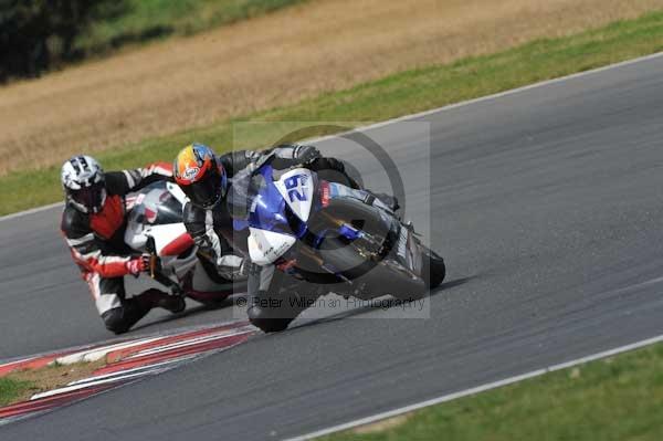 Motorcycle action photographs;Trackday digital images;event digital images;eventdigitalimages;no limits trackday;peter wileman photography;snetterton;snetterton circuit norfolk;snetterton photographs;trackday;trackday photos