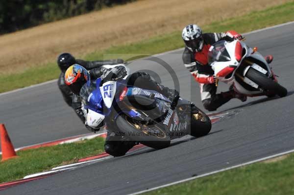 Motorcycle action photographs;Trackday digital images;event digital images;eventdigitalimages;no limits trackday;peter wileman photography;snetterton;snetterton circuit norfolk;snetterton photographs;trackday;trackday photos