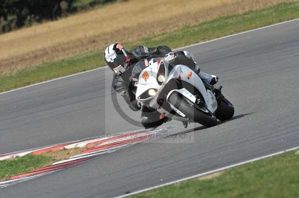 Motorcycle action photographs;Trackday digital images;event digital images;eventdigitalimages;no limits trackday;peter wileman photography;snetterton;snetterton circuit norfolk;snetterton photographs;trackday;trackday photos