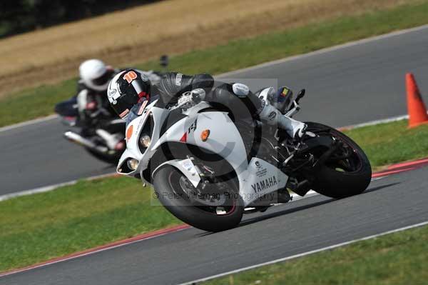 Motorcycle action photographs;Trackday digital images;event digital images;eventdigitalimages;no limits trackday;peter wileman photography;snetterton;snetterton circuit norfolk;snetterton photographs;trackday;trackday photos