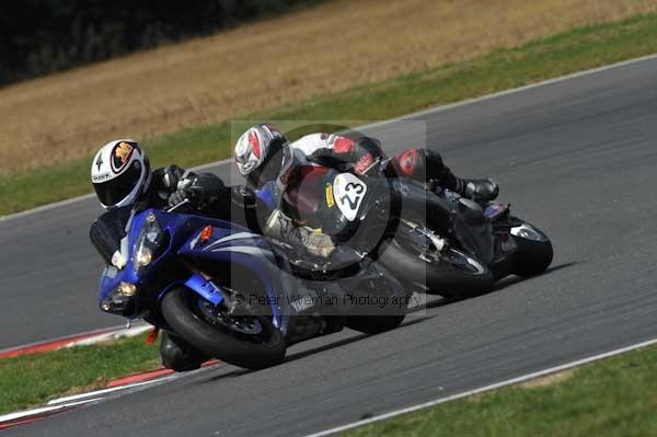 Motorcycle action photographs;Trackday digital images;event digital images;eventdigitalimages;no limits trackday;peter wileman photography;snetterton;snetterton circuit norfolk;snetterton photographs;trackday;trackday photos