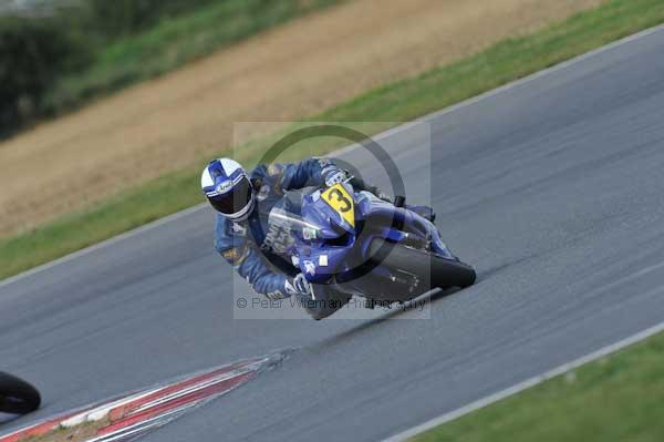 Motorcycle action photographs;Trackday digital images;event digital images;eventdigitalimages;no limits trackday;peter wileman photography;snetterton;snetterton circuit norfolk;snetterton photographs;trackday;trackday photos