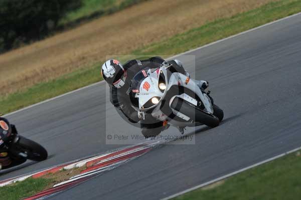 Motorcycle action photographs;Trackday digital images;event digital images;eventdigitalimages;no limits trackday;peter wileman photography;snetterton;snetterton circuit norfolk;snetterton photographs;trackday;trackday photos