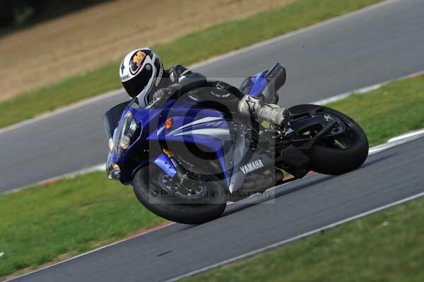 Motorcycle action photographs;Trackday digital images;event digital images;eventdigitalimages;no limits trackday;peter wileman photography;snetterton;snetterton circuit norfolk;snetterton photographs;trackday;trackday photos
