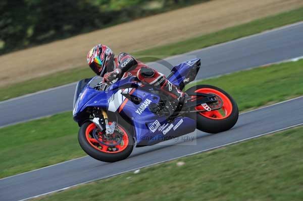 Motorcycle action photographs;Trackday digital images;event digital images;eventdigitalimages;no limits trackday;peter wileman photography;snetterton;snetterton circuit norfolk;snetterton photographs;trackday;trackday photos