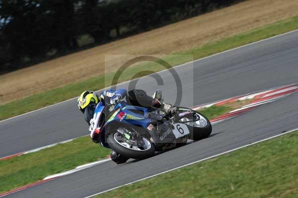 Motorcycle action photographs;Trackday digital images;event digital images;eventdigitalimages;no limits trackday;peter wileman photography;snetterton;snetterton circuit norfolk;snetterton photographs;trackday;trackday photos