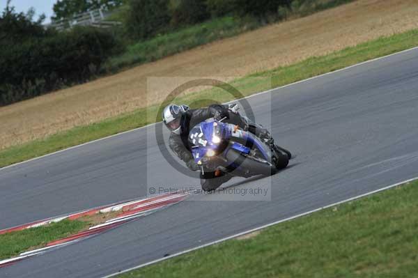 Motorcycle action photographs;Trackday digital images;event digital images;eventdigitalimages;no limits trackday;peter wileman photography;snetterton;snetterton circuit norfolk;snetterton photographs;trackday;trackday photos