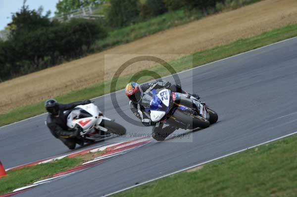 Motorcycle action photographs;Trackday digital images;event digital images;eventdigitalimages;no limits trackday;peter wileman photography;snetterton;snetterton circuit norfolk;snetterton photographs;trackday;trackday photos