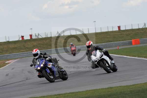 Motorcycle action photographs;Trackday digital images;event digital images;eventdigitalimages;no limits trackday;peter wileman photography;snetterton;snetterton circuit norfolk;snetterton photographs;trackday;trackday photos