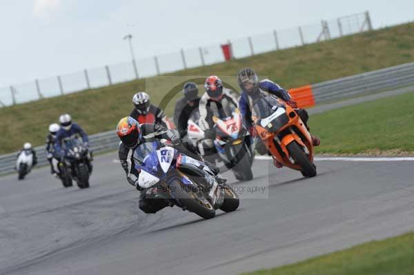 Motorcycle action photographs;Trackday digital images;event digital images;eventdigitalimages;no limits trackday;peter wileman photography;snetterton;snetterton circuit norfolk;snetterton photographs;trackday;trackday photos