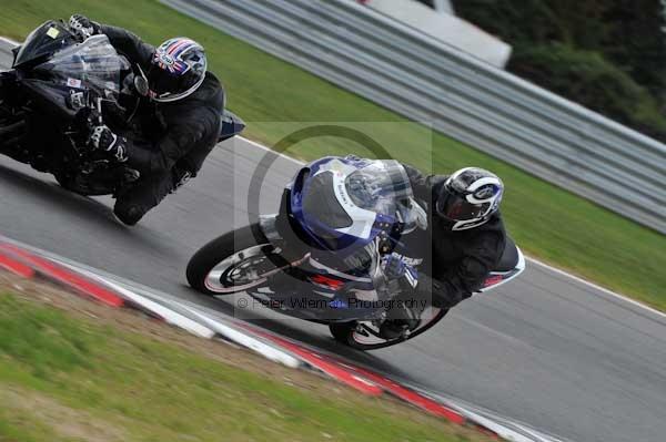 Motorcycle action photographs;Trackday digital images;event digital images;eventdigitalimages;no limits trackday;peter wileman photography;snetterton;snetterton circuit norfolk;snetterton photographs;trackday;trackday photos