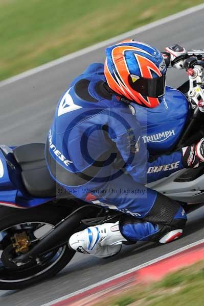 Motorcycle action photographs;Trackday digital images;event digital images;eventdigitalimages;no limits trackday;peter wileman photography;snetterton;snetterton circuit norfolk;snetterton photographs;trackday;trackday photos