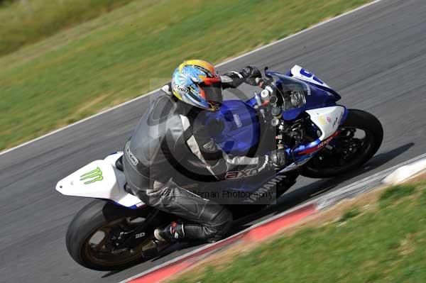 Motorcycle action photographs;Trackday digital images;event digital images;eventdigitalimages;no limits trackday;peter wileman photography;snetterton;snetterton circuit norfolk;snetterton photographs;trackday;trackday photos