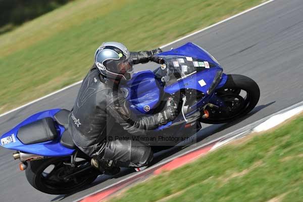 Motorcycle action photographs;Trackday digital images;event digital images;eventdigitalimages;no limits trackday;peter wileman photography;snetterton;snetterton circuit norfolk;snetterton photographs;trackday;trackday photos