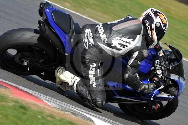 Motorcycle action photographs;Trackday digital images;event digital images;eventdigitalimages;no limits trackday;peter wileman photography;snetterton;snetterton circuit norfolk;snetterton photographs;trackday;trackday photos