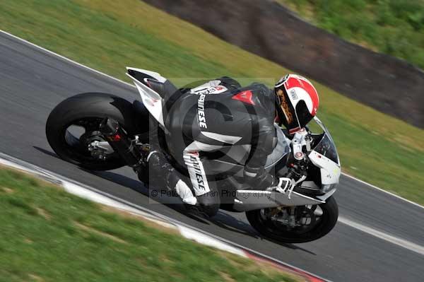 Motorcycle action photographs;Trackday digital images;event digital images;eventdigitalimages;no limits trackday;peter wileman photography;snetterton;snetterton circuit norfolk;snetterton photographs;trackday;trackday photos