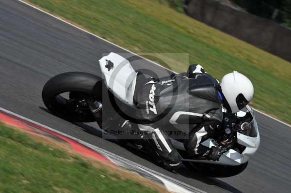 Motorcycle action photographs;Trackday digital images;event digital images;eventdigitalimages;no limits trackday;peter wileman photography;snetterton;snetterton circuit norfolk;snetterton photographs;trackday;trackday photos