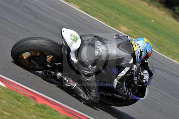 Motorcycle action photographs;Trackday digital images;event digital images;eventdigitalimages;no limits trackday;peter wileman photography;snetterton;snetterton circuit norfolk;snetterton photographs;trackday;trackday photos