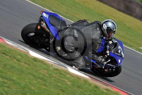 Motorcycle action photographs;Trackday digital images;event digital images;eventdigitalimages;no limits trackday;peter wileman photography;snetterton;snetterton circuit norfolk;snetterton photographs;trackday;trackday photos