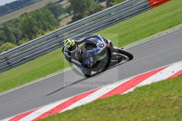 Motorcycle action photographs;Trackday digital images;event digital images;eventdigitalimages;no limits trackday;peter wileman photography;snetterton;snetterton circuit norfolk;snetterton photographs;trackday;trackday photos
