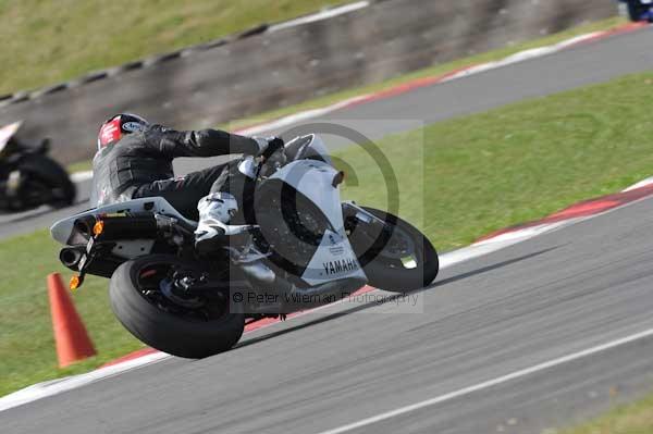 Motorcycle action photographs;Trackday digital images;event digital images;eventdigitalimages;no limits trackday;peter wileman photography;snetterton;snetterton circuit norfolk;snetterton photographs;trackday;trackday photos