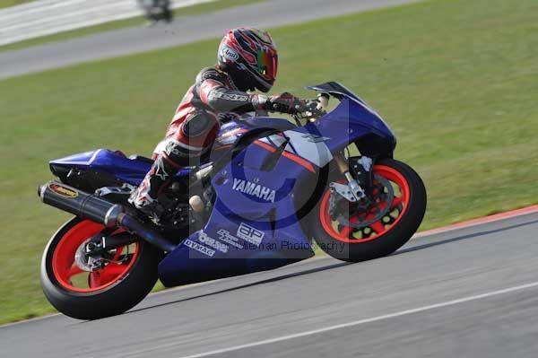 Motorcycle action photographs;Trackday digital images;event digital images;eventdigitalimages;no limits trackday;peter wileman photography;snetterton;snetterton circuit norfolk;snetterton photographs;trackday;trackday photos